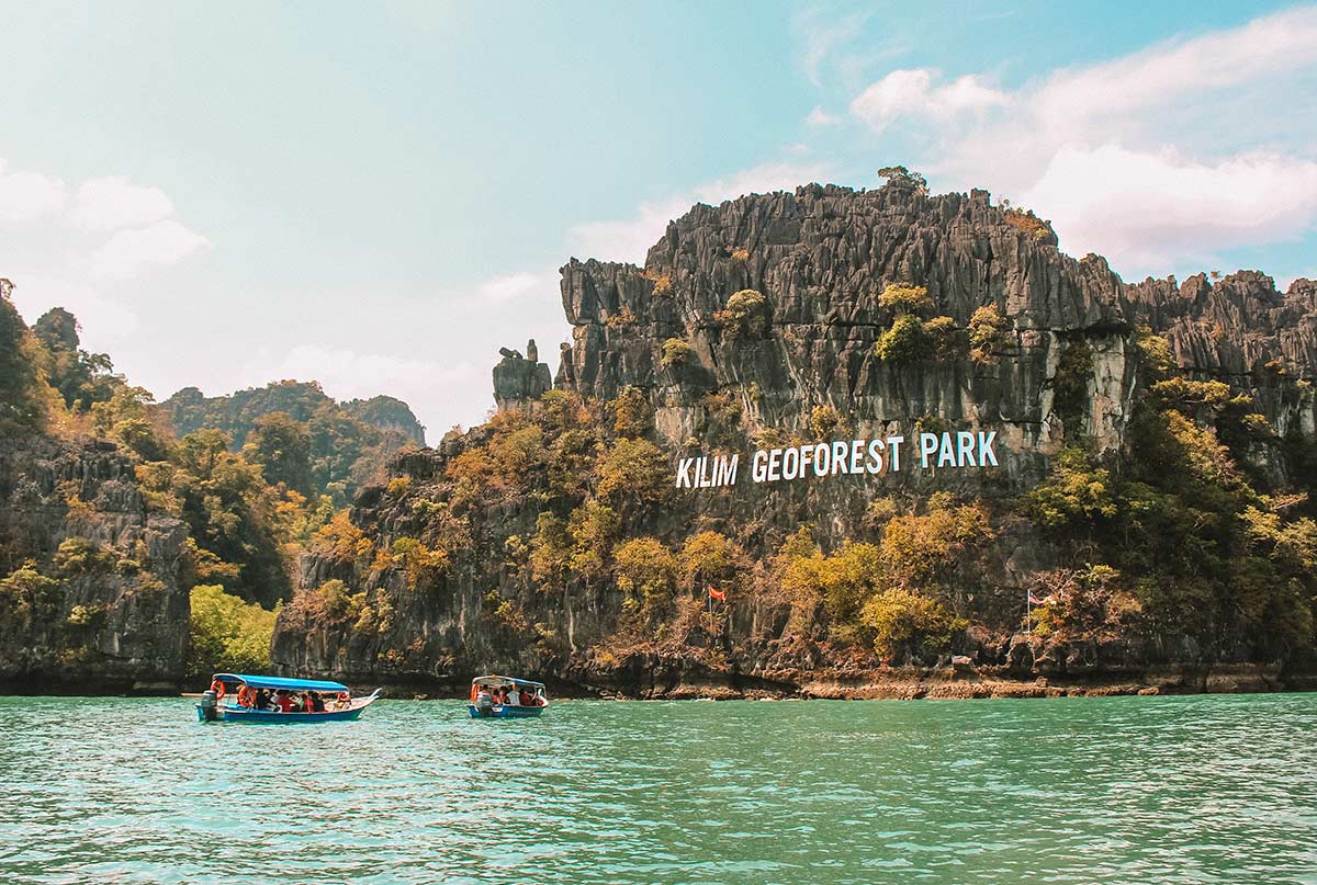 Jelajahi Mangrove Langkawi: Tur Ekosistem Pesisir yang Memesona